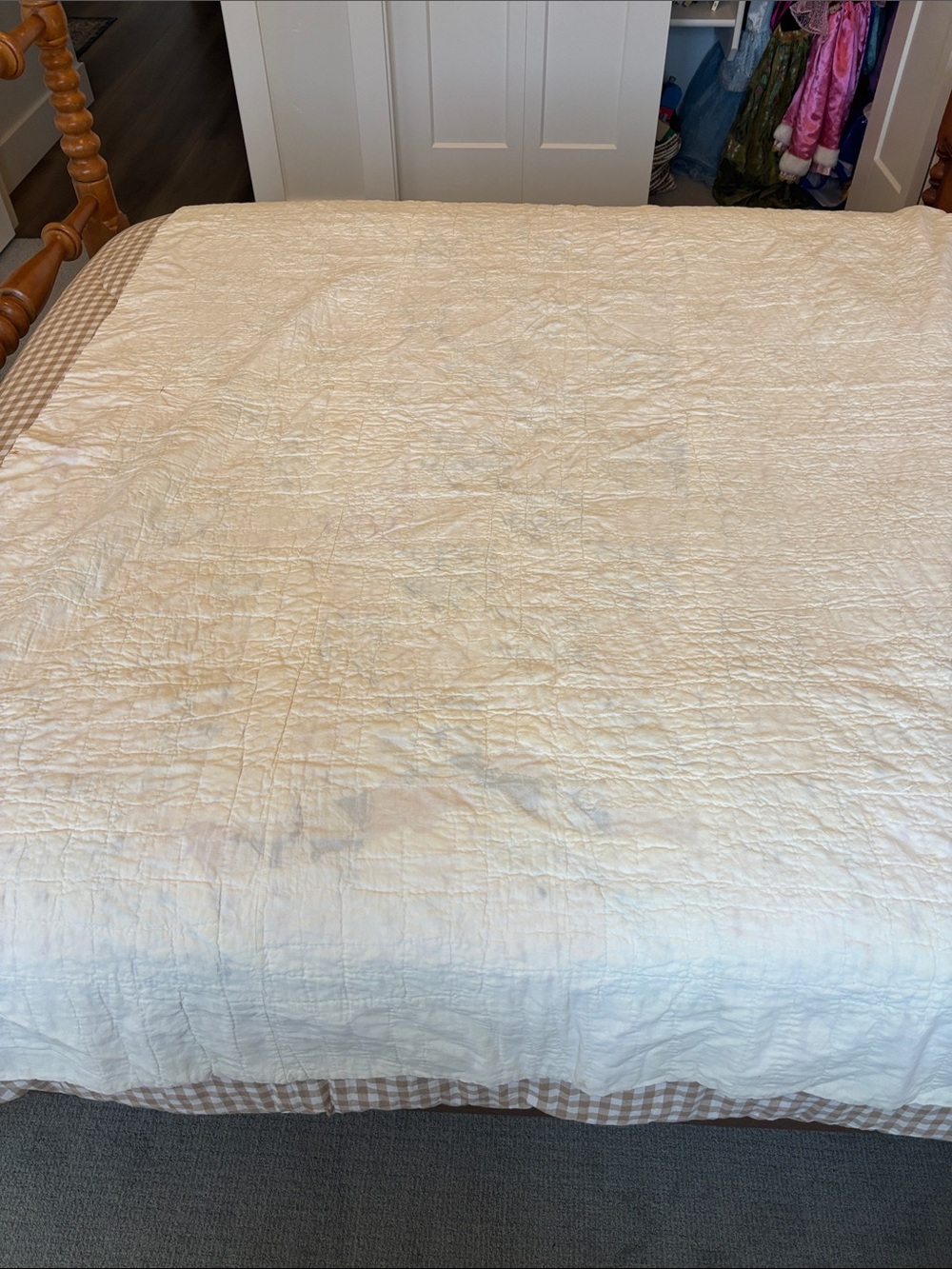 Vintage-Style Patchwork Quilt in Pink, Yellow & Multicolor - Picture 5 of 6